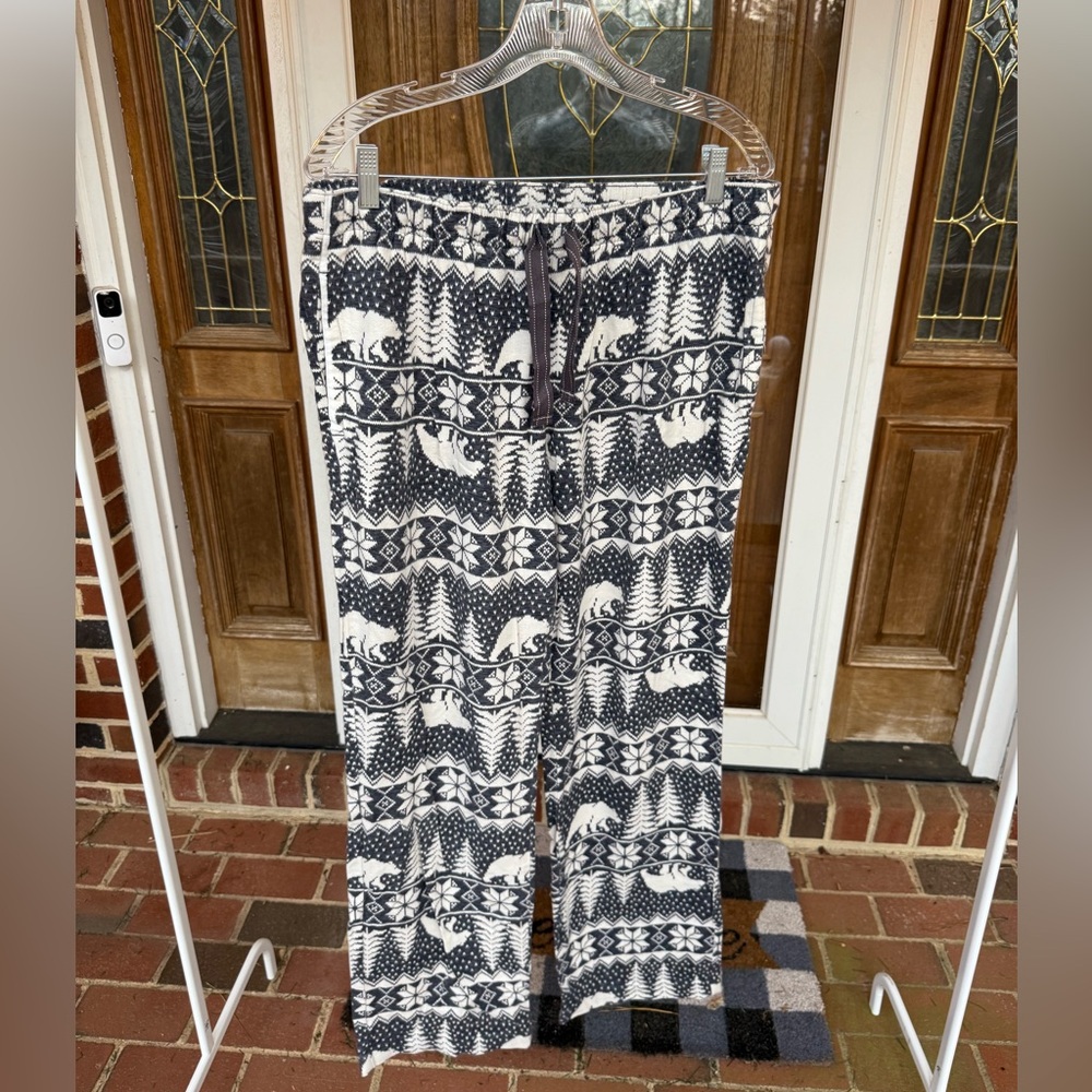 Old Navy Black and White Patterned Pajama Pants